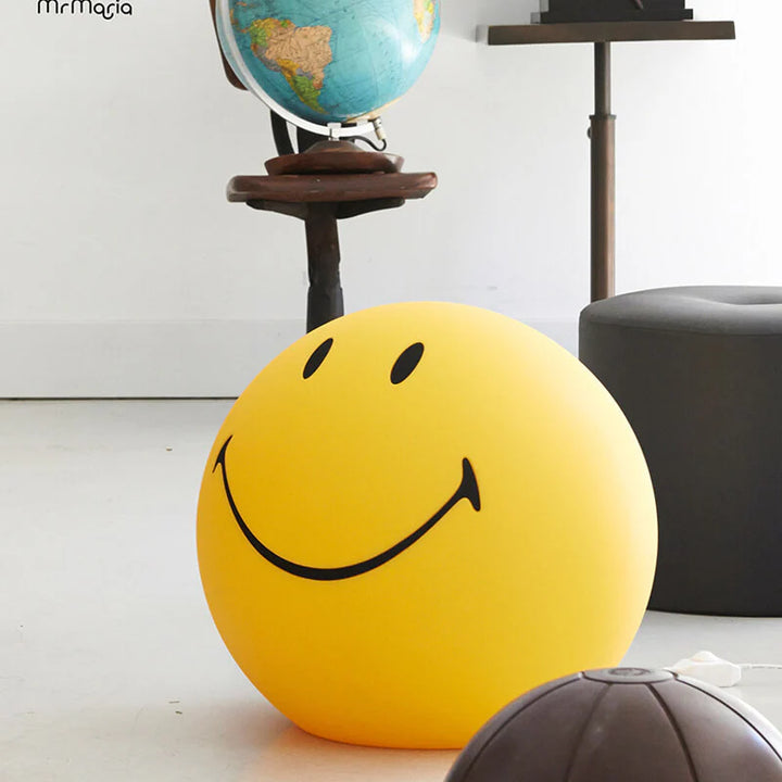 Mr Maria Smiley Lamp