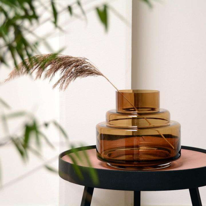 Chari Cognac vaas – Mondgeblazen design van dik bruin glas Ø23/33 cm