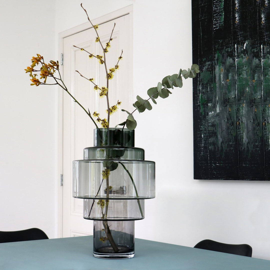 Kasai Grey vaas – Mondgeblazen dik grijs glas Ø23/33 x H35/50 cm
