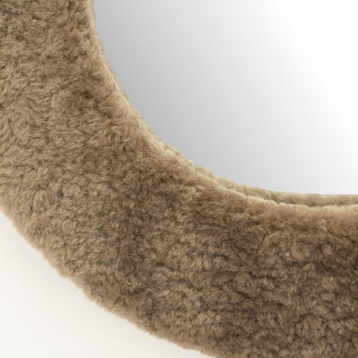 Pre Order By Boo Spiegel Kiss  - bruin