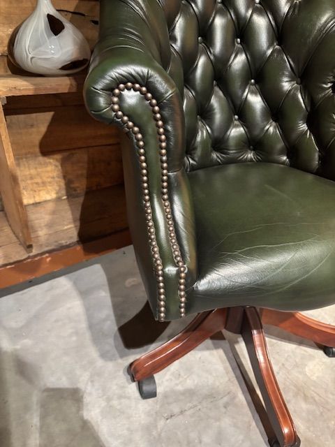 Chesterfield President Swivel Chair