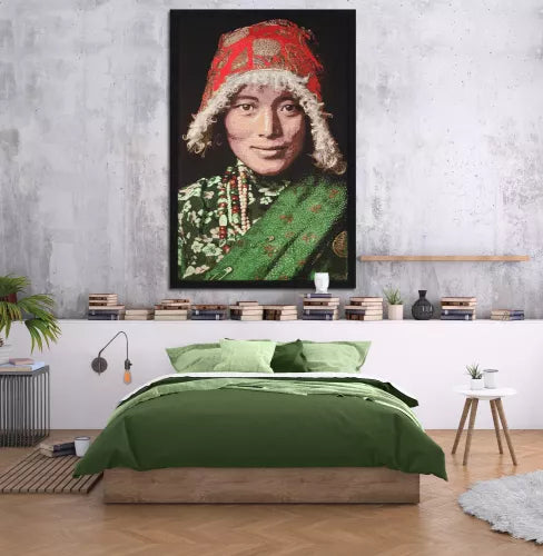 Geweven Wandpaneel Gobelin – Tibetan Woman – Met Lijst