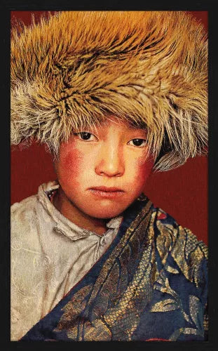 Geweven Wandpaneel Tibetan Boy – Rood – Met Lijst