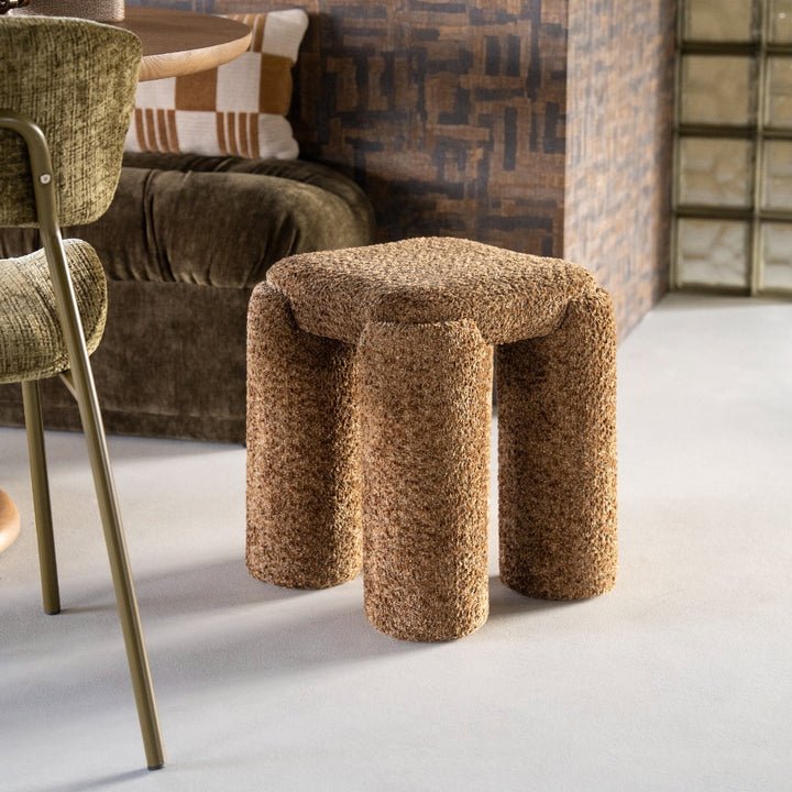 Poef Omla – stof & hout mosterd