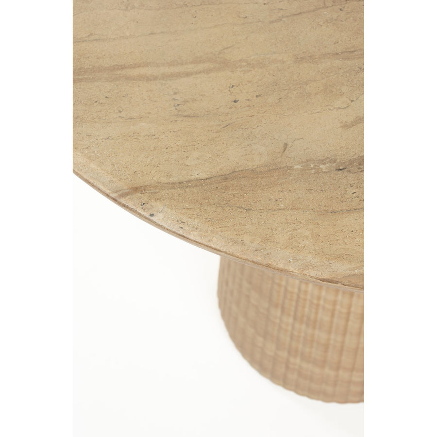 Detail van de betonstructuur van de Brison eettafel