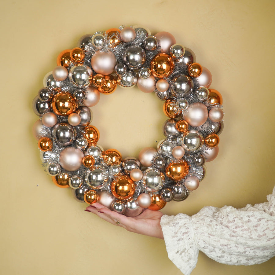 Kerstkrans Kerstballen Taupe – 34 cm