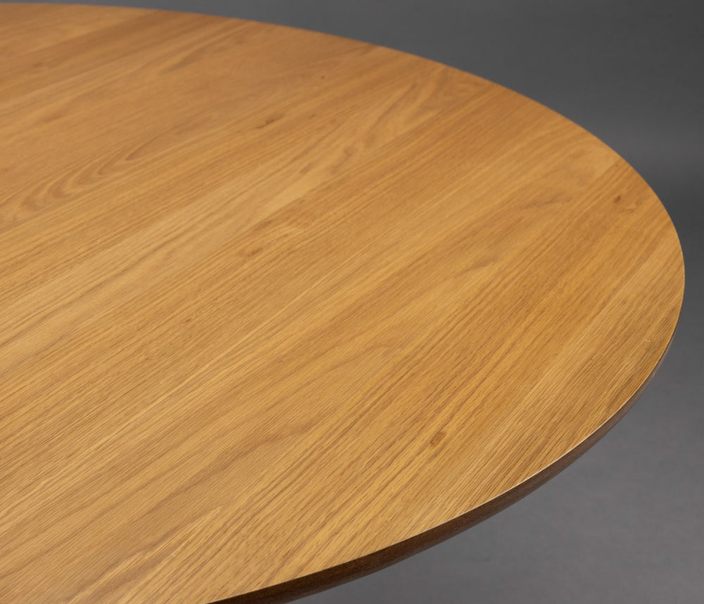 Ronde eiken eettafel Barlet 120 cm in een eetkamer