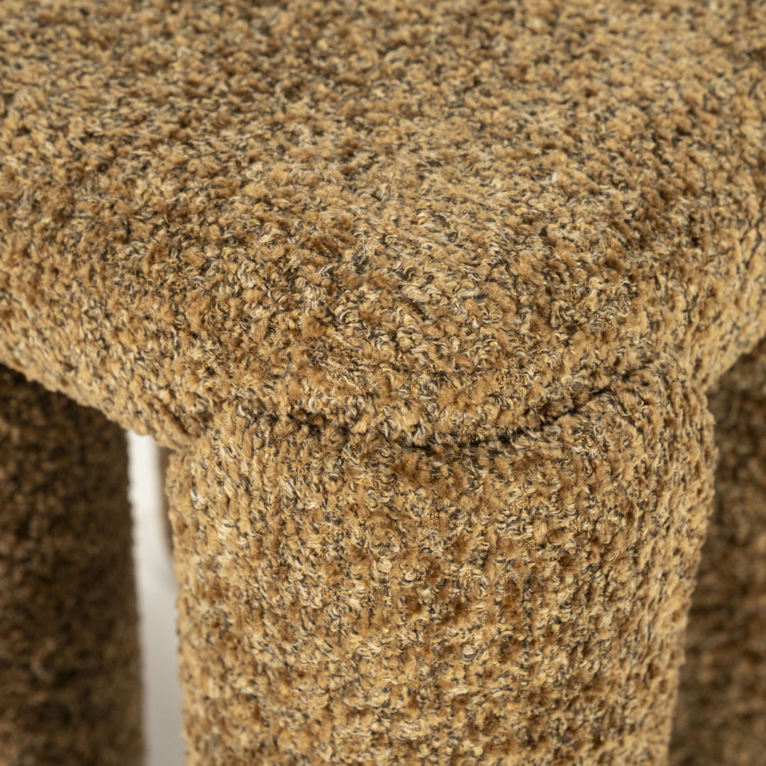 Poef Omla – stof & hout mosterd