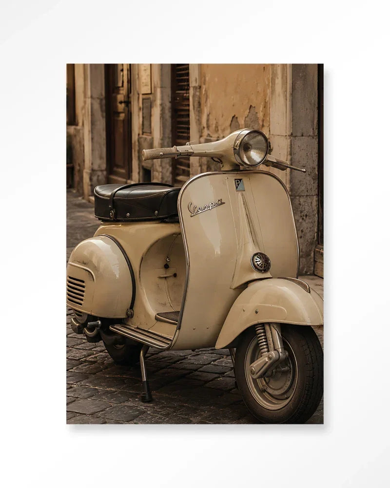 Vespa Crema wanddecoratie Urban Cotton vintage Vespa in Italiaans steegje