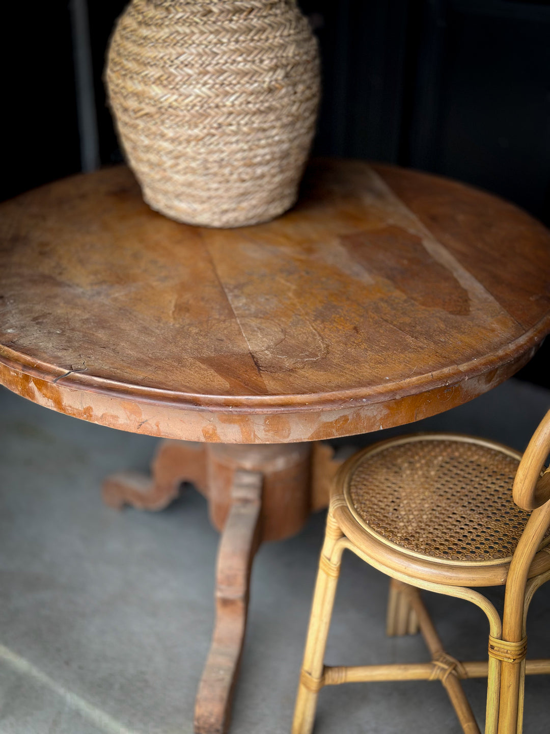 Oude vintage wijntafel