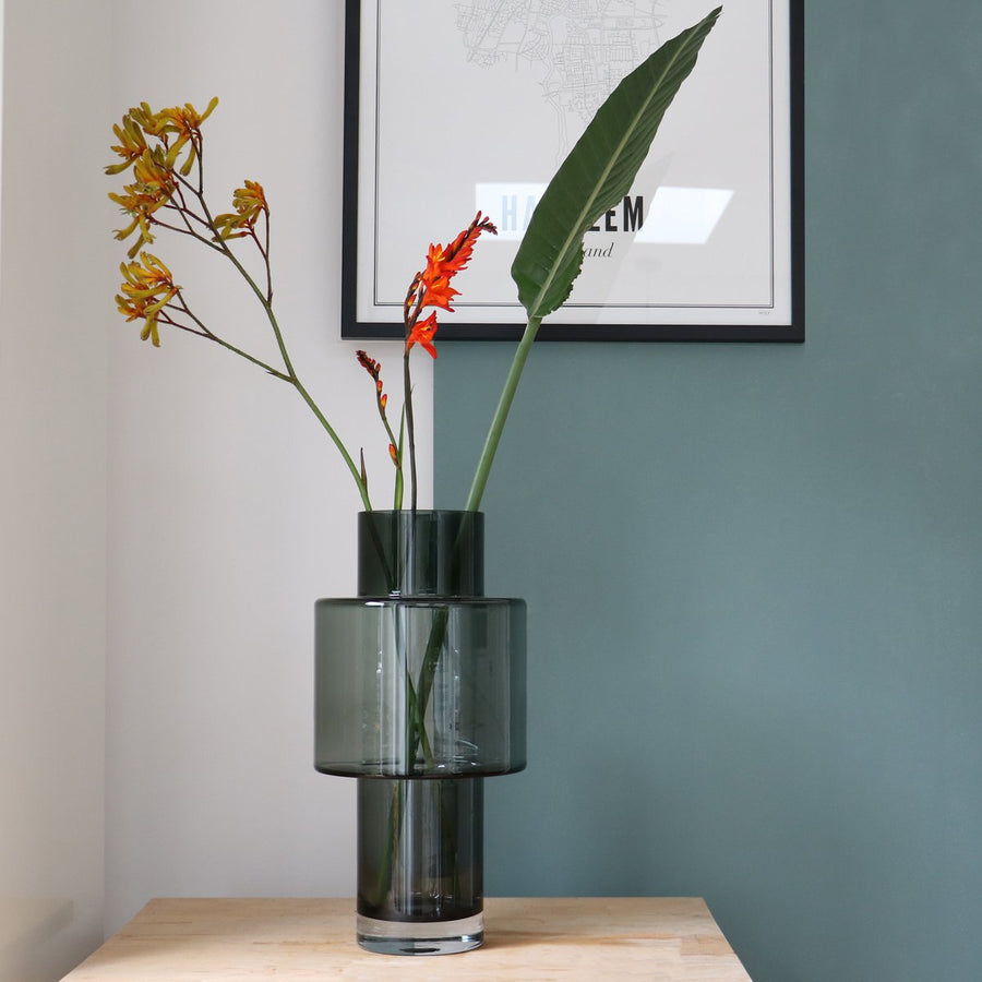 Juba Grey vaas – Mondgeblazen glazen design in grijstinten