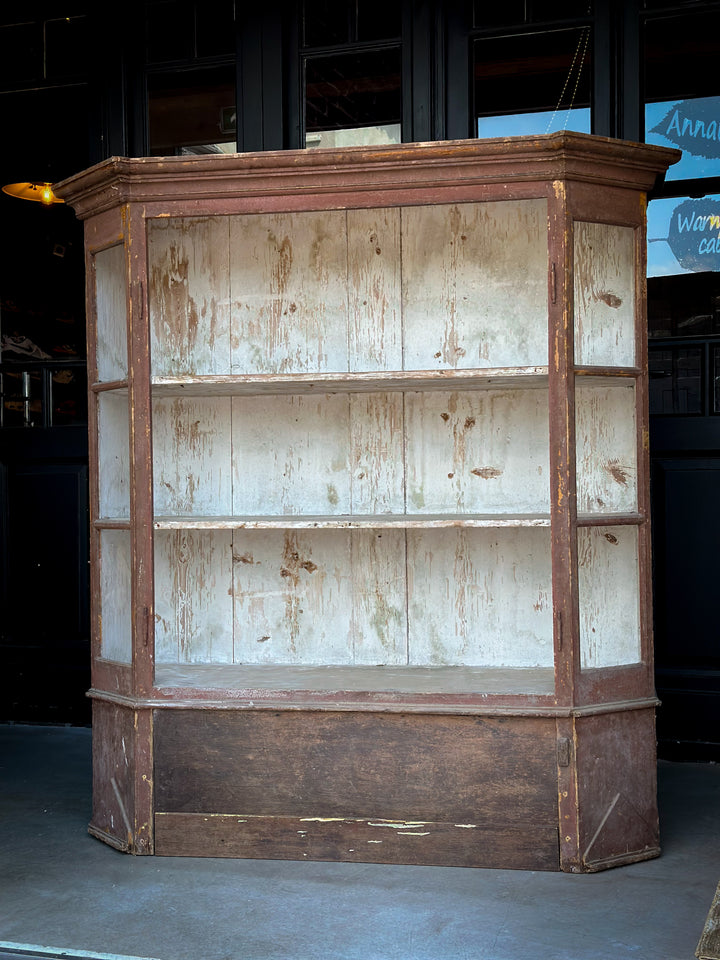 Oude vintage servies kast