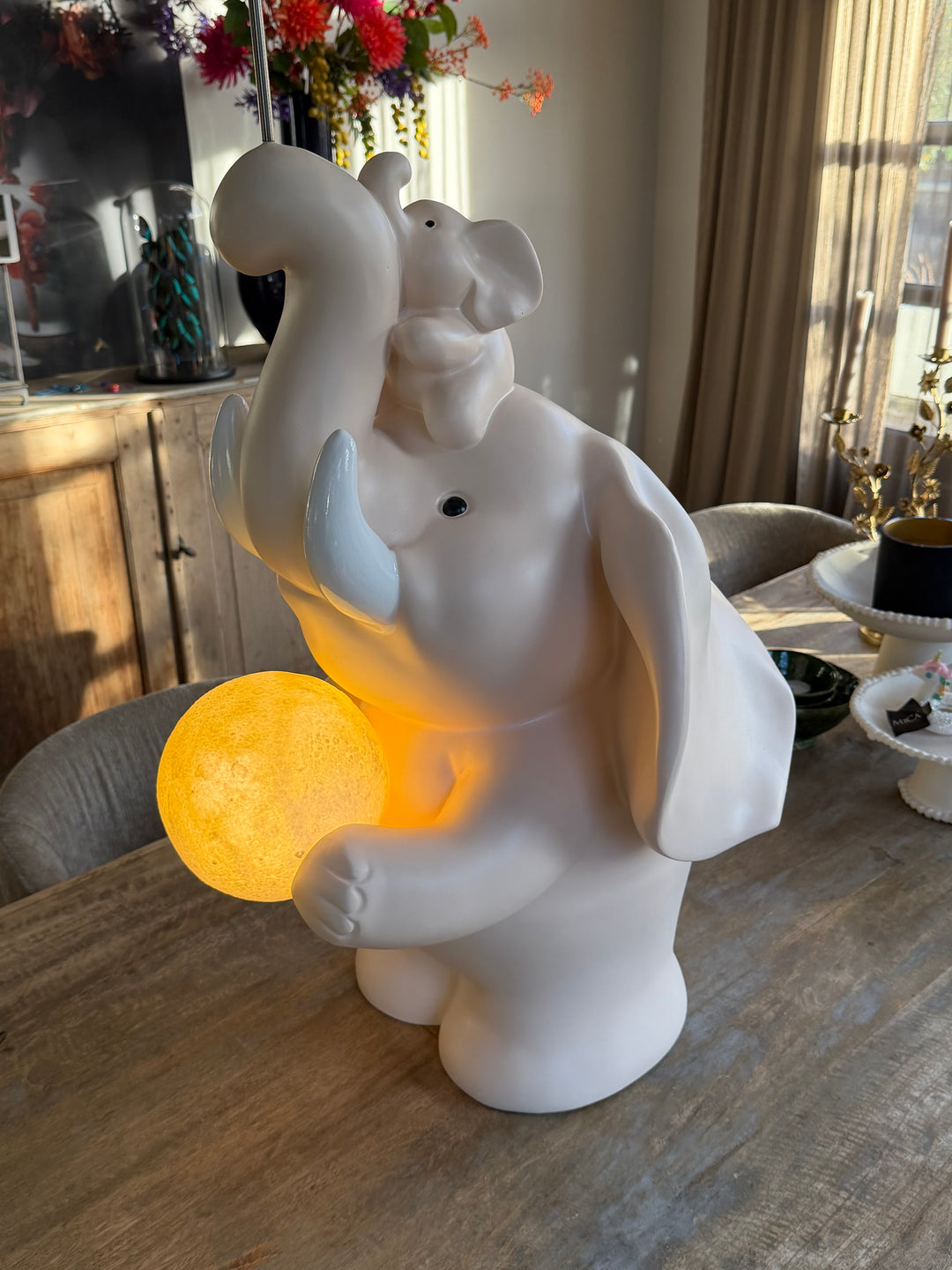 Baby Beer met Lichtgevende Maan – Luxe Decorlamp 135 cm