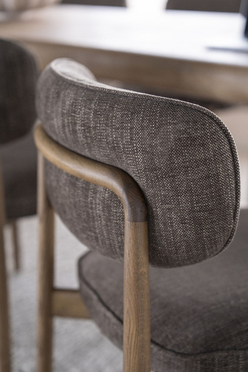 Stoel Rune bruin – stof & eikenhout bruin Serene
