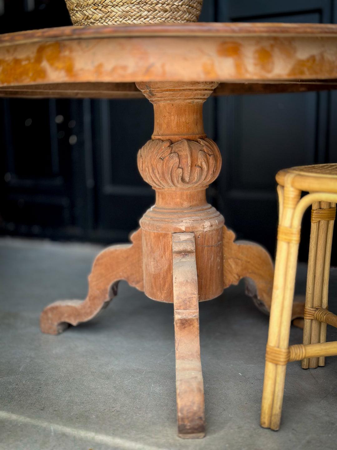 Oude vintage wijntafel