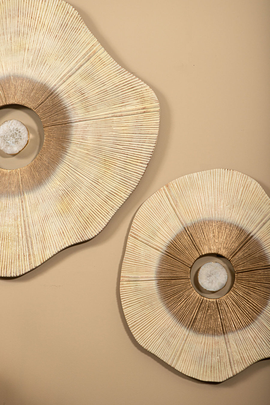 Organisch Wandpaneel Aluminium Beige met Steen 60 cm – PTMD Rella S