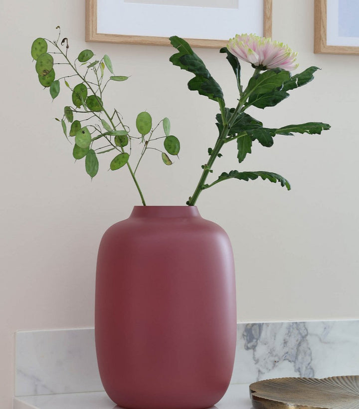 Artic Matte Mauve vaas – Mondgeblazen paarsrode designvaas Ø25xH35