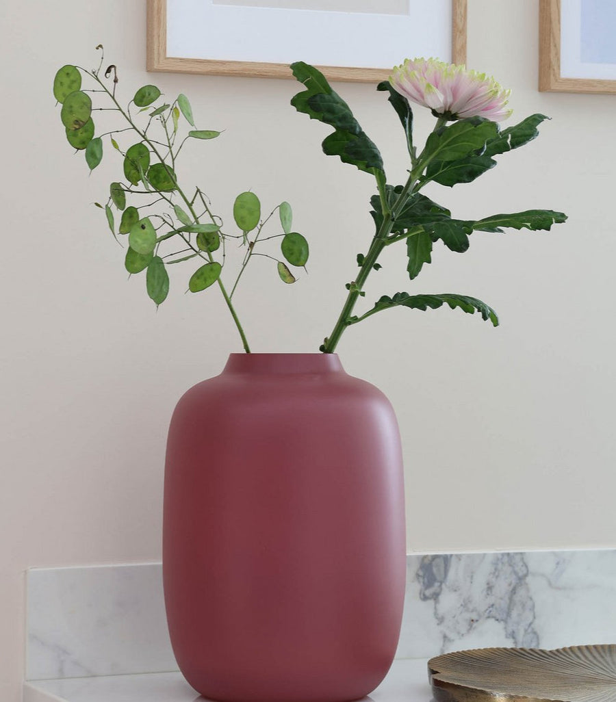 Artic Matte Mauve vaas – Mondgeblazen paarsrode designvaas Ø25xH35