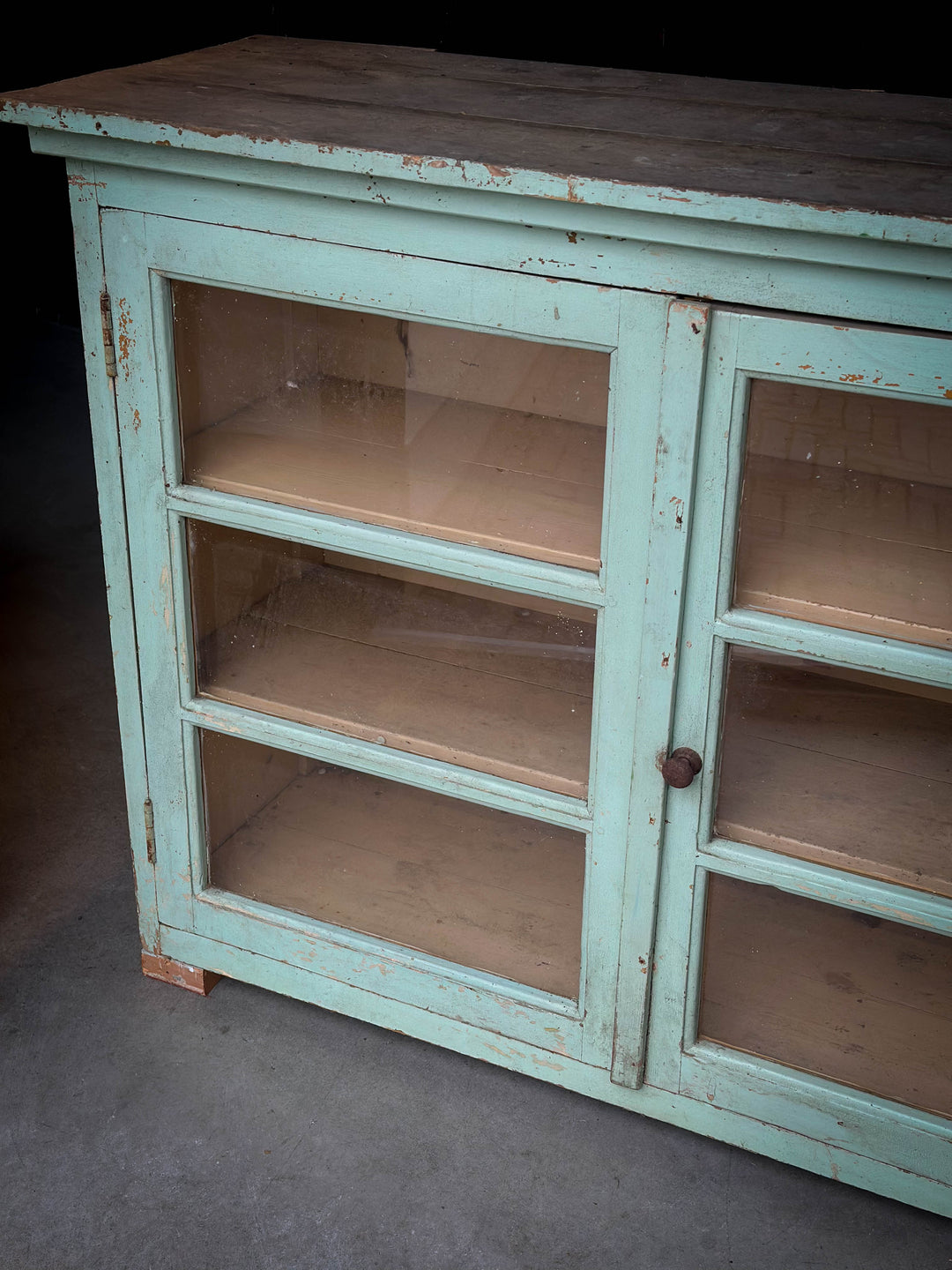 Franse brocante vitrine kast