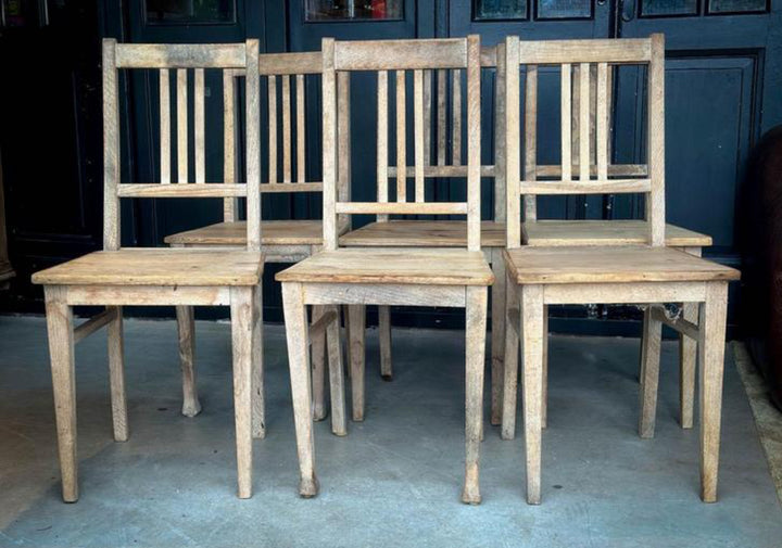 Oude Franse eetkamerstoelen