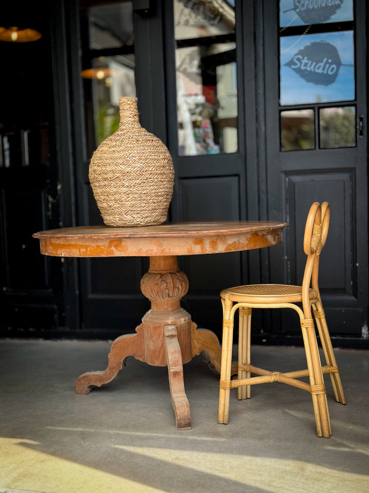 Oude vintage wijntafel