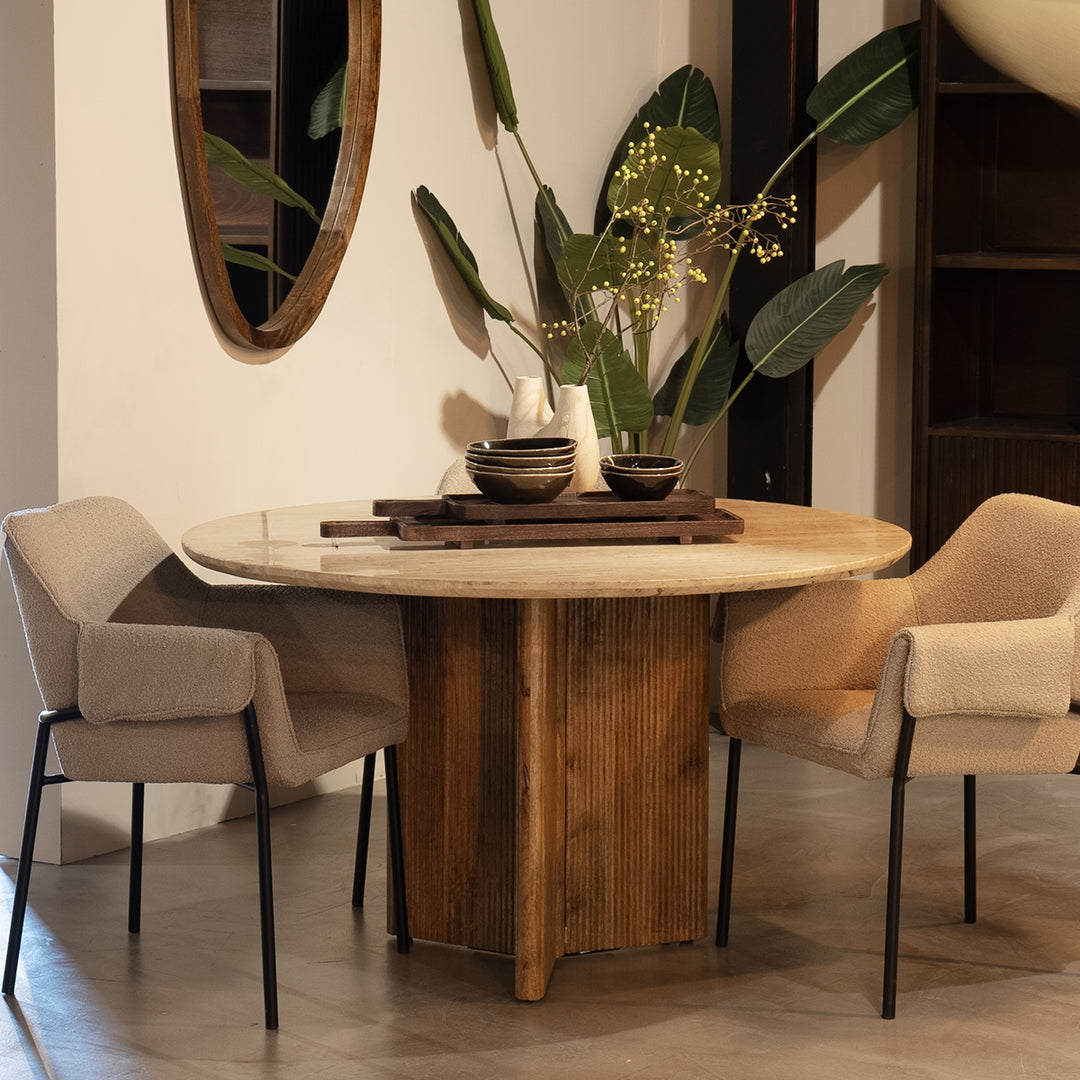 Eettafel Sara – mangohout & travertin beige