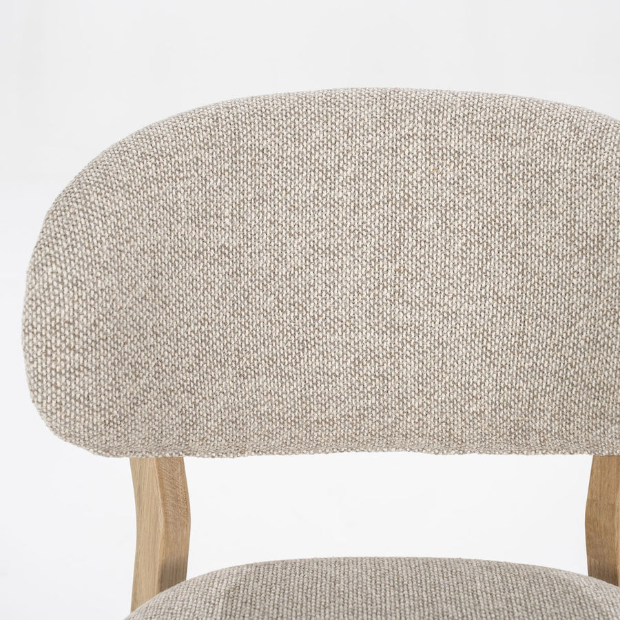 Stoel Mikky – stof & eikenhout naturel taupe moon