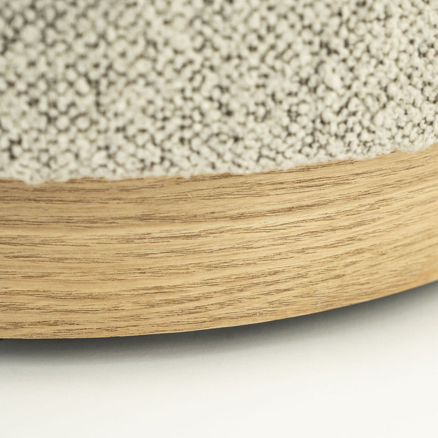 Poef Avah – stof & dennenhout fineer taupe mantz small