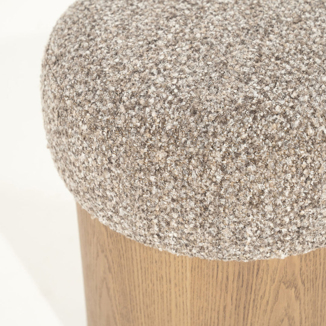 Poef George – stof & hout taupe flou