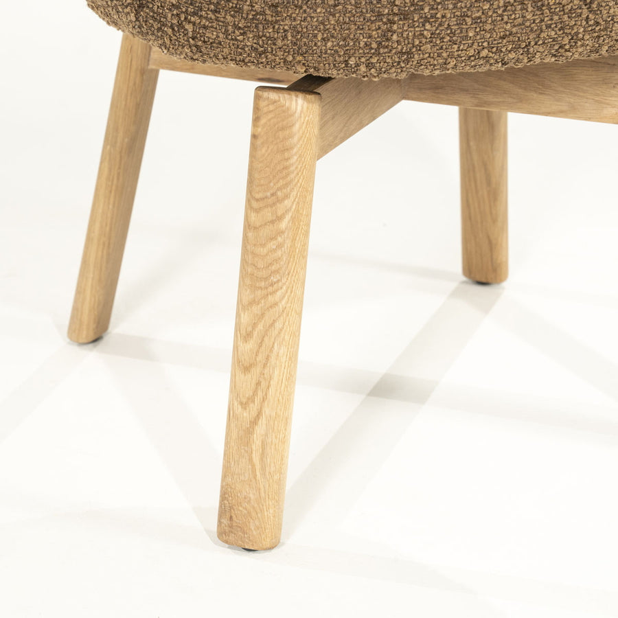 Stoel Livia – stof & hout bruin hush