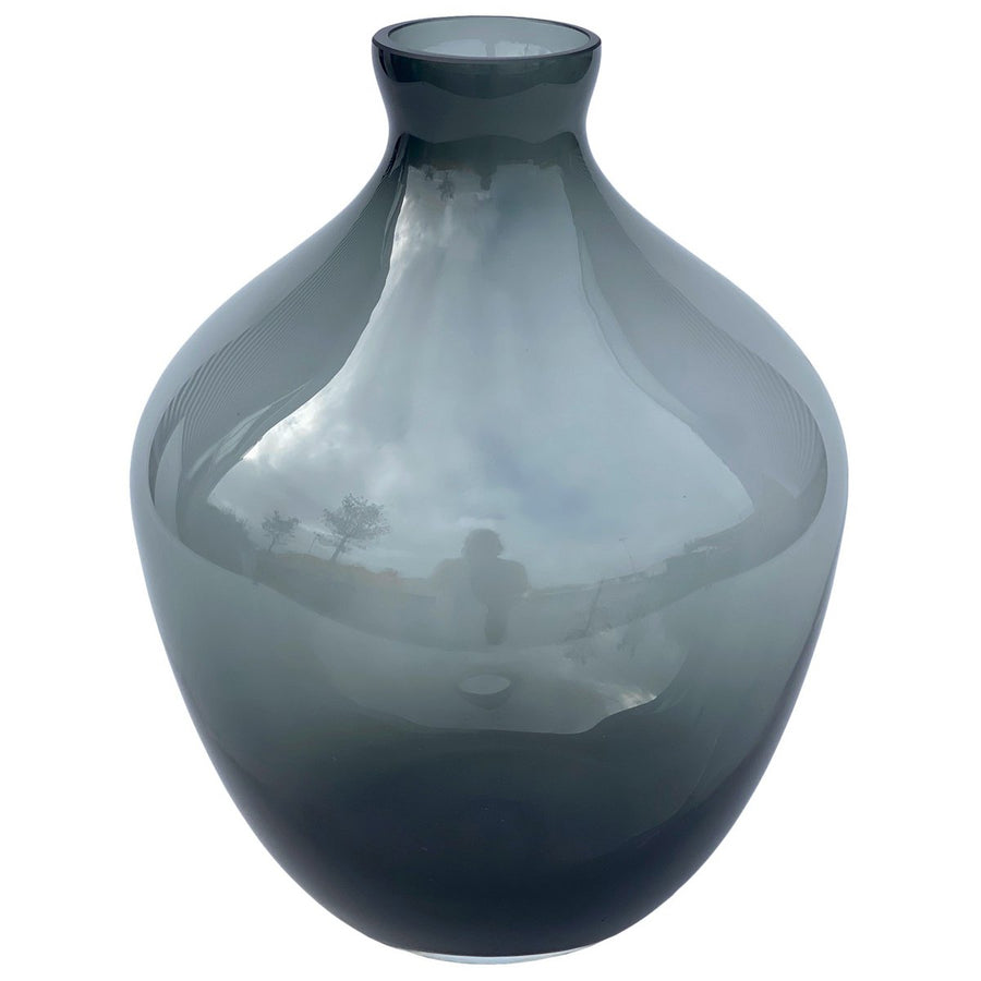 Traun Grey vaas – Mondgeblazen design van grijs glas Ø23,5xH30 cm