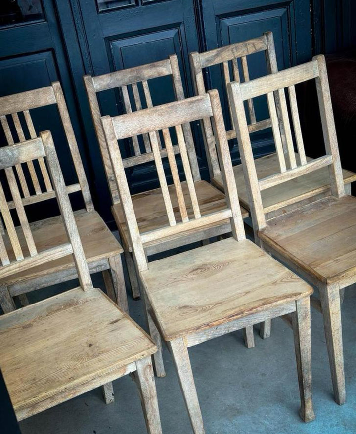 Oude Franse eetkamerstoelen