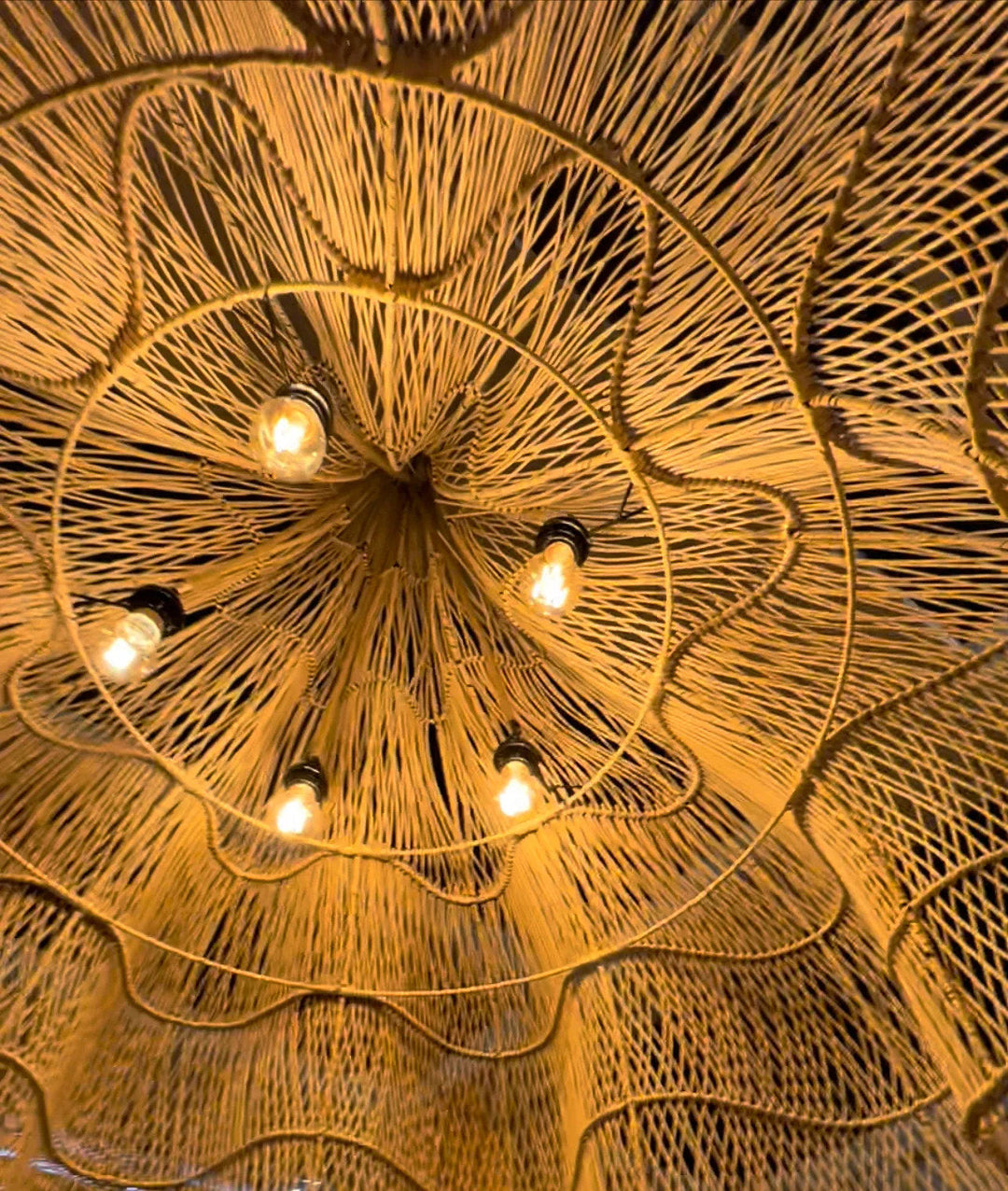 The Woven Pendant Light – XXL Natural