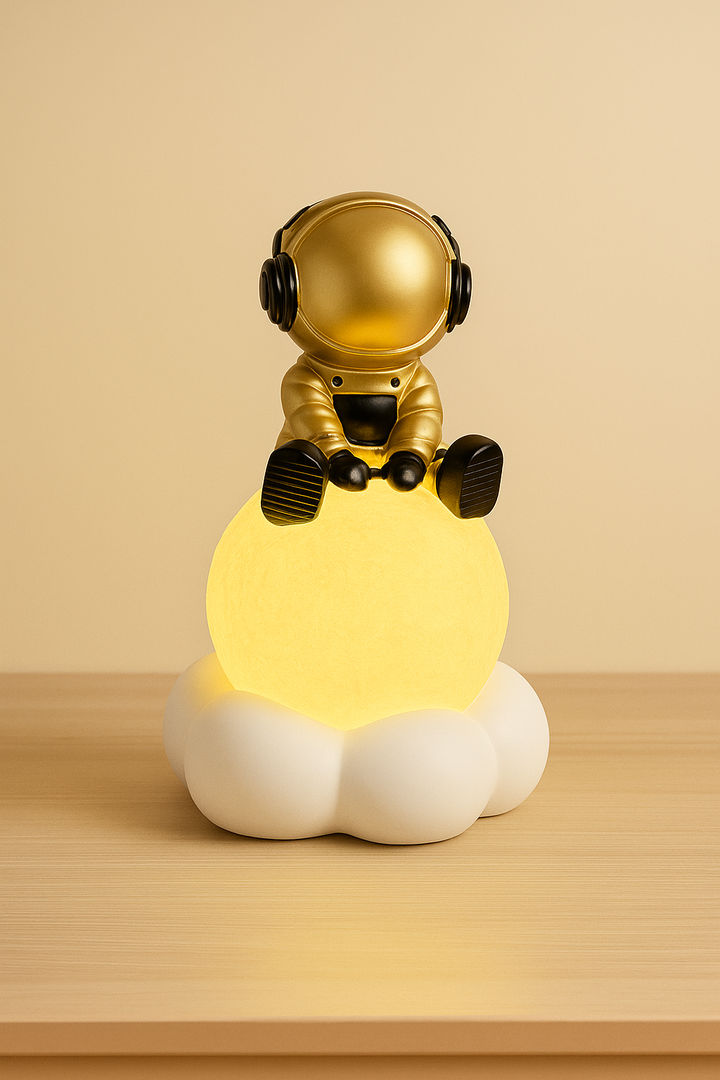 Gouden Astronaut Lamp op Maan