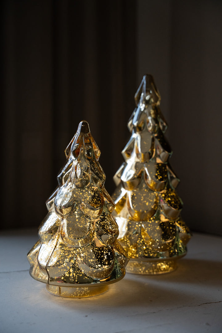 Gouden verlichte kerstboom