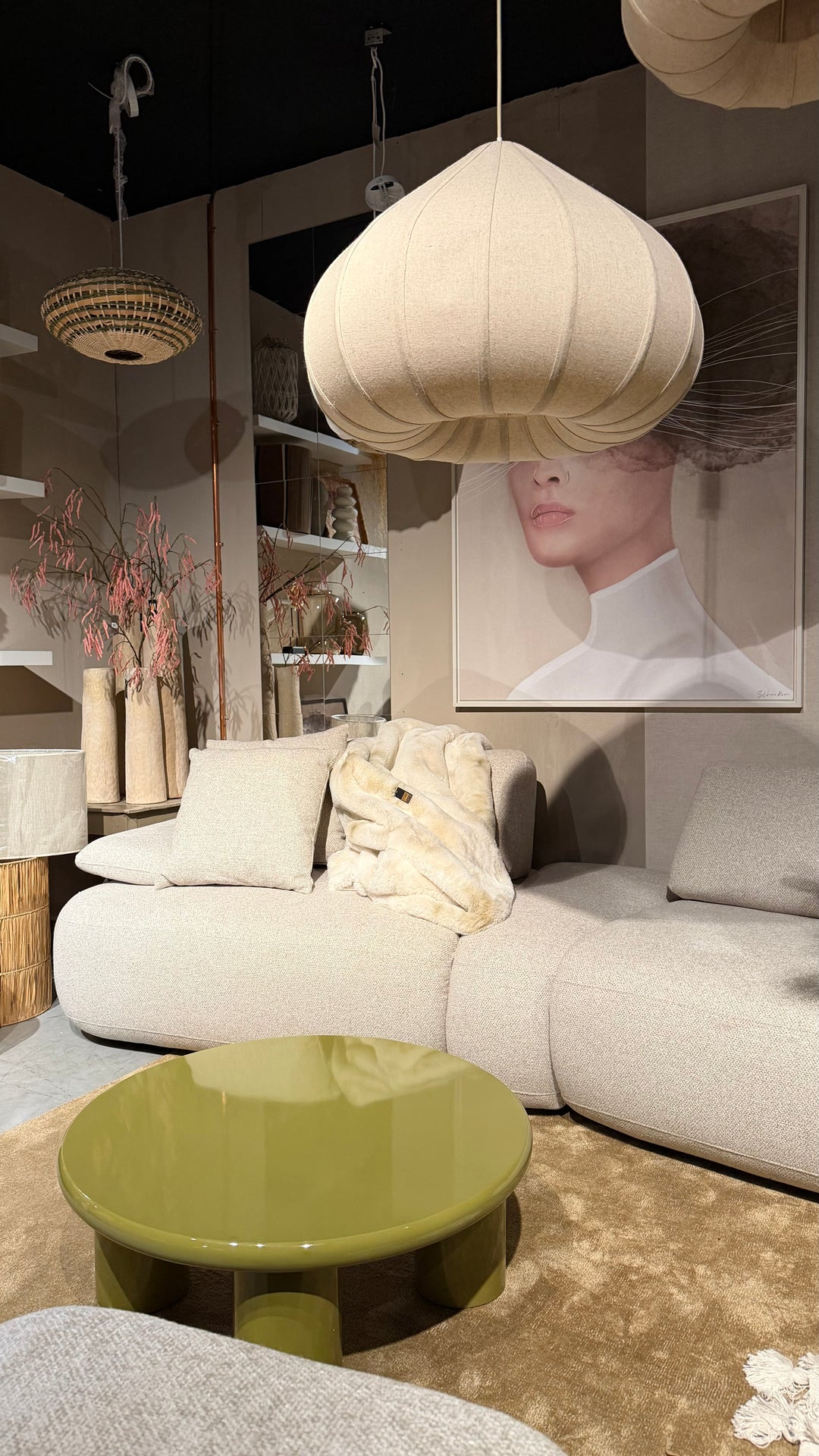Sevn Bank Emilia Beige Showroom model