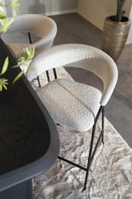 Barstoel Luka – polyester & metaal beige copenhagen