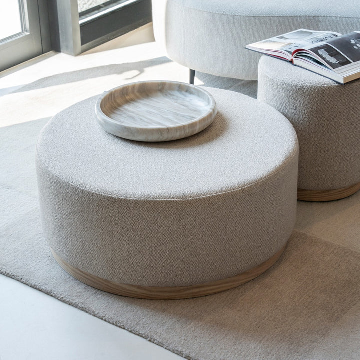 Poef Avah – stof & dennenhout fineer taupe mantz large