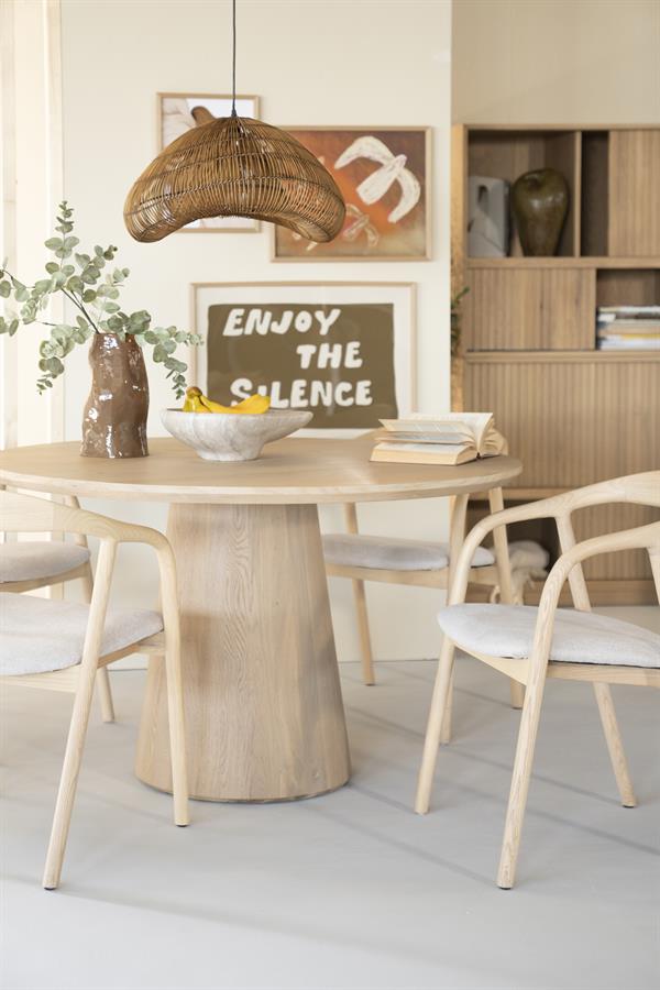 Ronde eettafel Nola 130 cm in een eetkamer