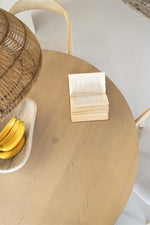 Ronde eettafel Nola naturel sfeerbeeld