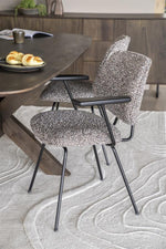 Stoel Jon met armleuning – stof & metaal taupe maywood