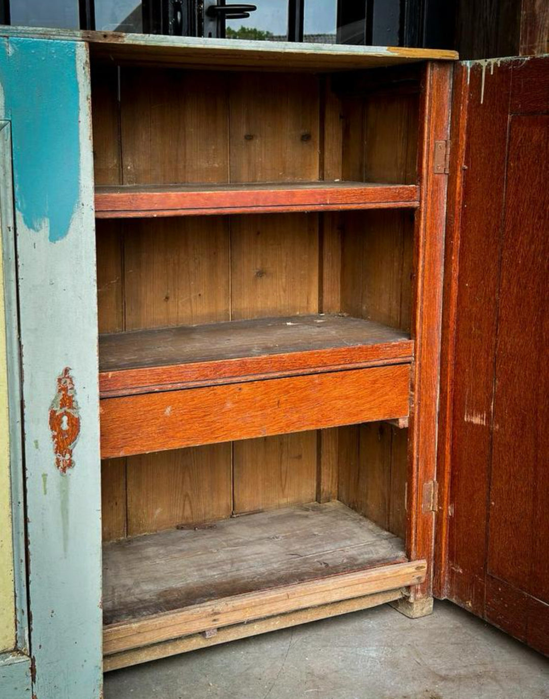 Oude franse brocante kast