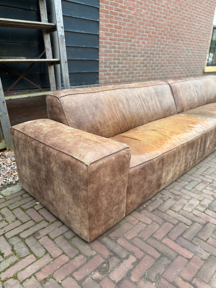Buffelleren Bank 4.50 mtr. Breed Stoer & Vintage