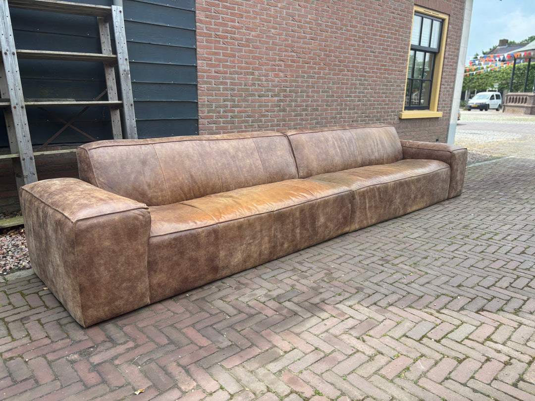Buffelleren Bank 4.50 mtr. Breed Stoer & Vintage
