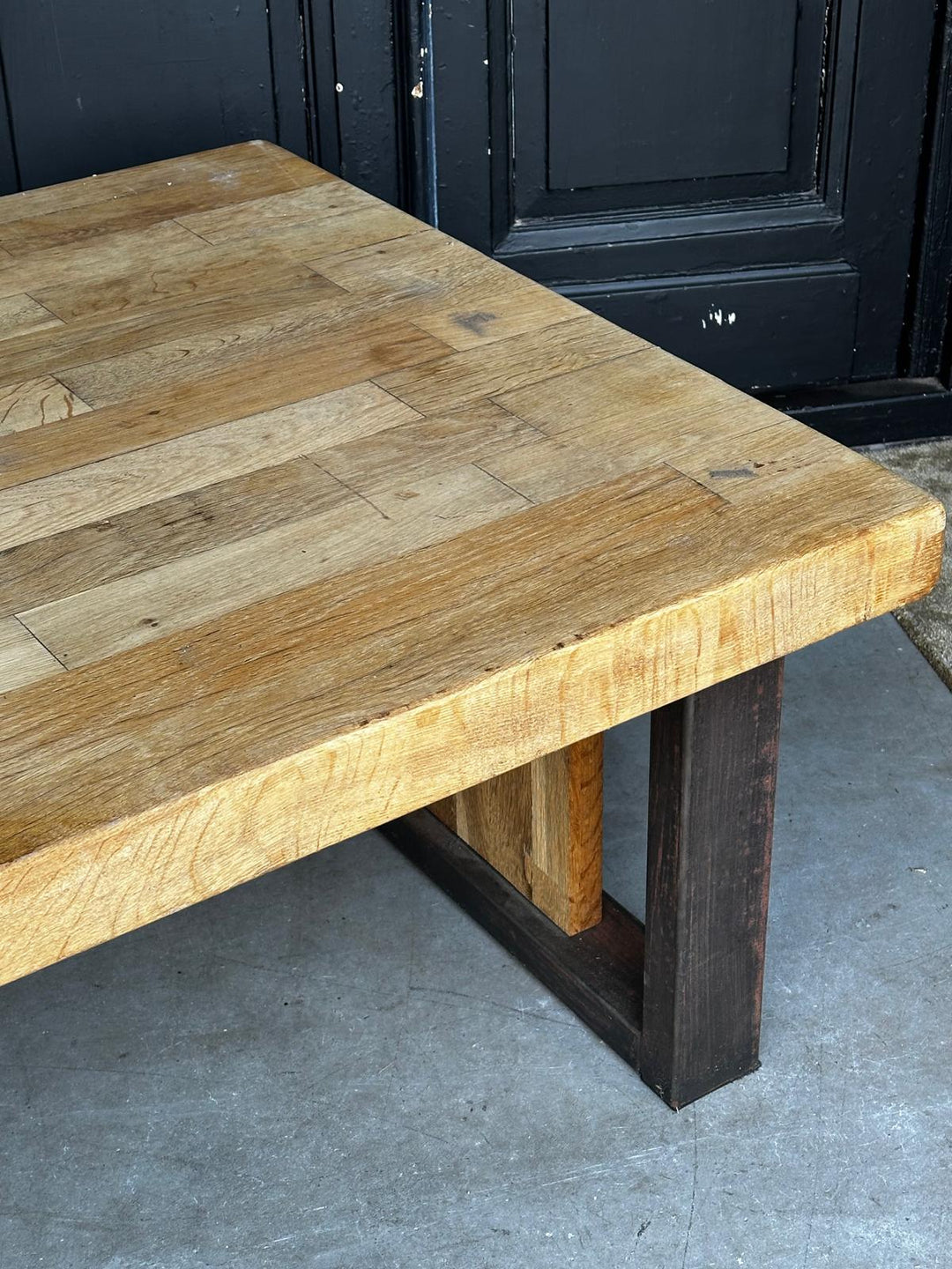 Eiken Salontafel met Stalen U Poot Nieuwstaat