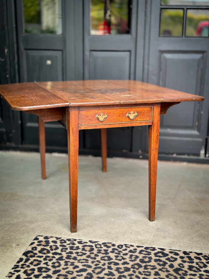 Antieke hangoor tafel vintage