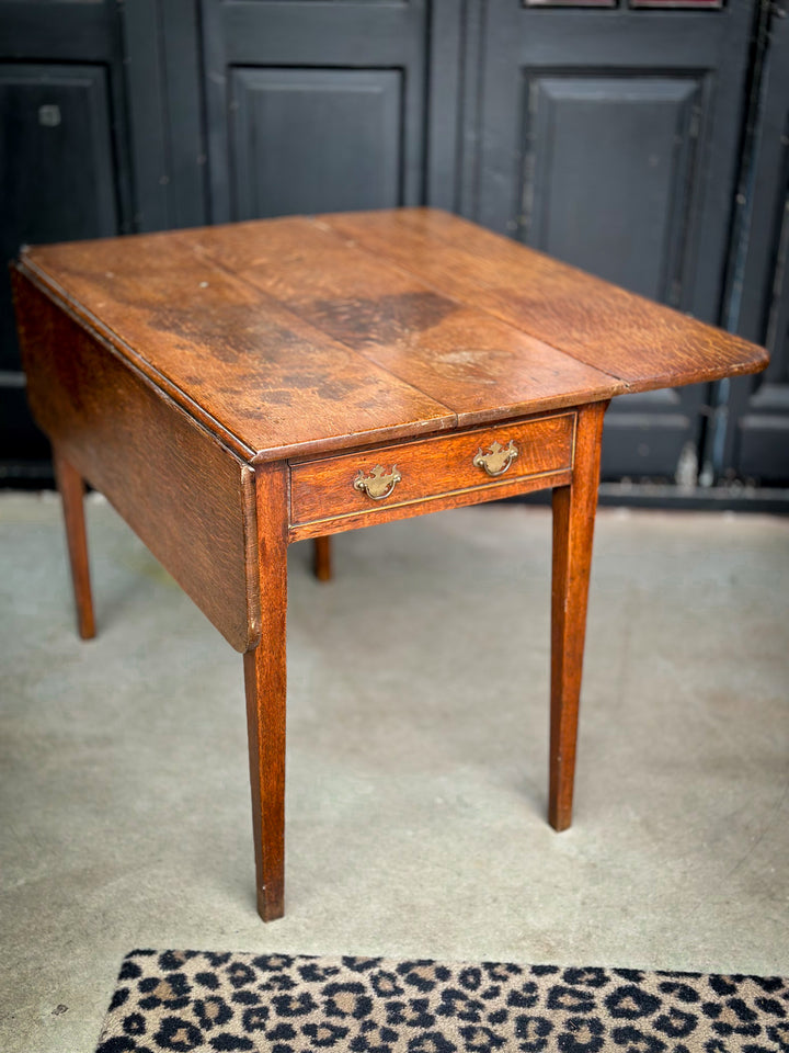 Antieke hangoor tafel vintage