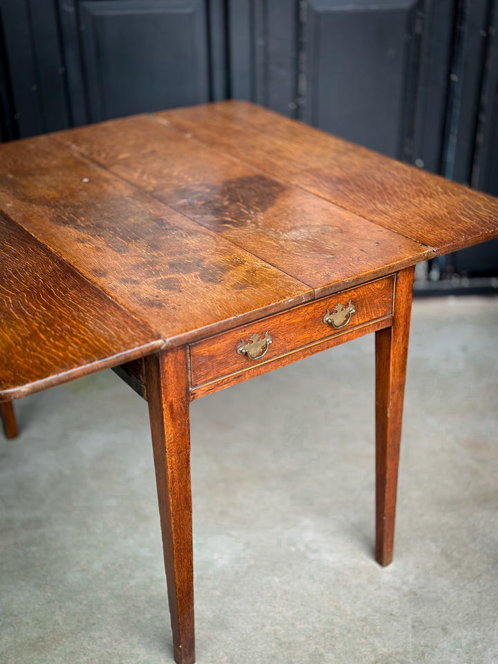 Antieke hangoor tafel vintage