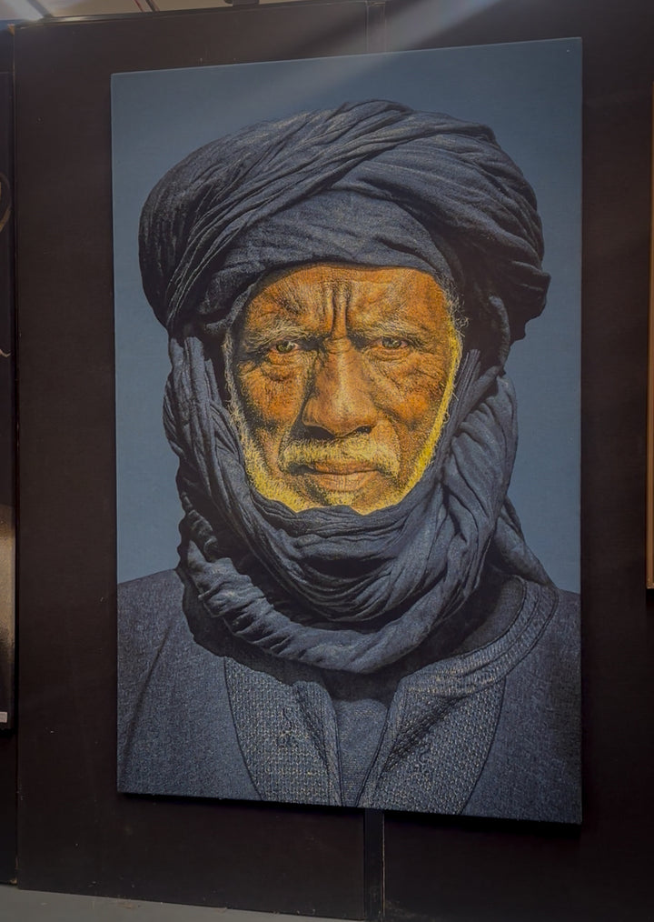 Wandpaneel - schilderij Tuarag Man Blauw Geweven met lijst