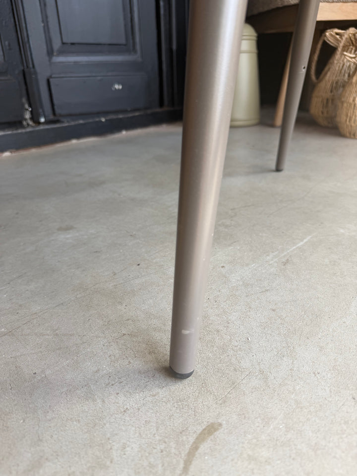 Ares Bar Chair Hair Beige 1 stuk (poot beschadigd)